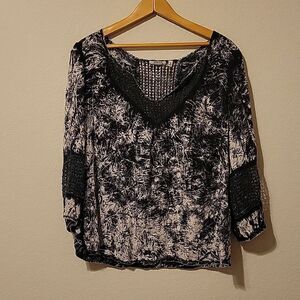 Gimmicks  size small black and white with crochet detailing